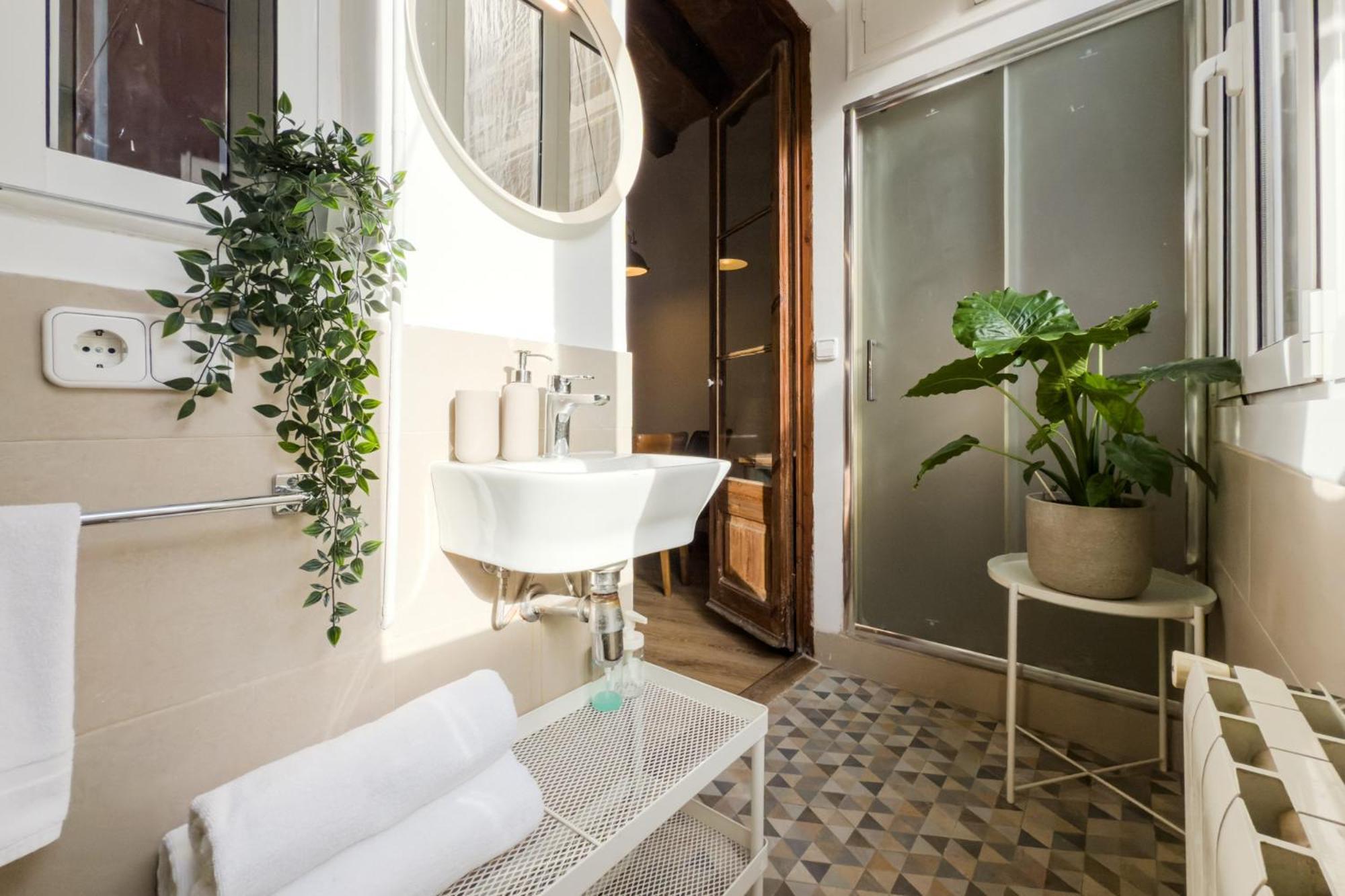 Magalhaes - Trad Flat In Poble Sec, Near Ramblas Barcelona Exteriör bild