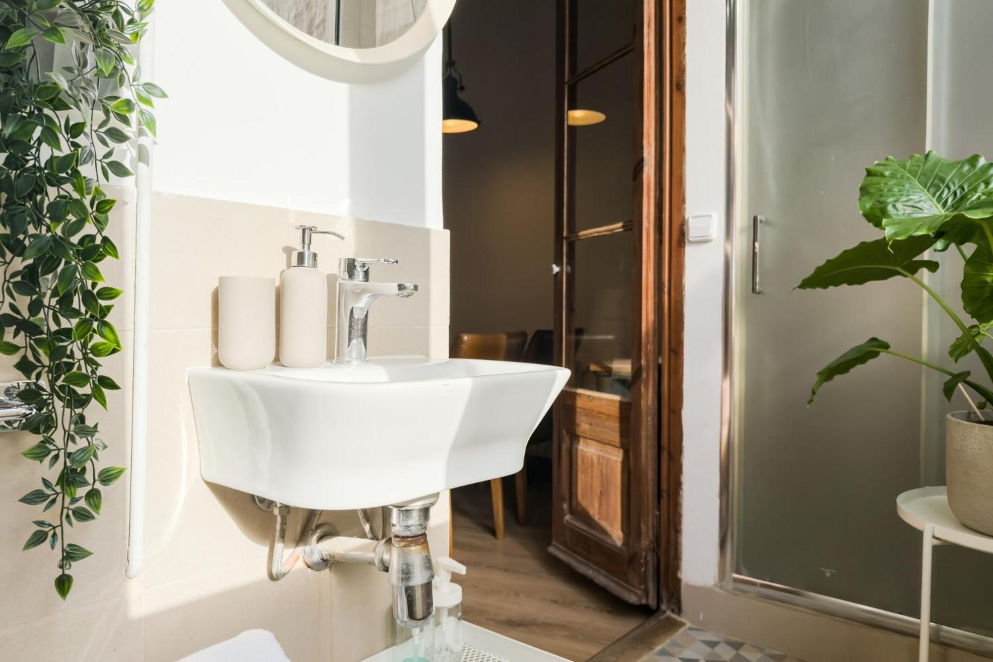 Magalhaes - Trad Flat In Poble Sec, Near Ramblas Barcelona Exteriör bild